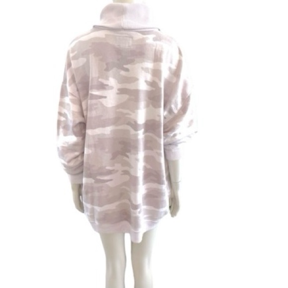 2/$25 ⚡️✨ American Eagle Pink Camo Oversized Fleece Turtleneck Sweatshirt - SM - Picture 4 of 5